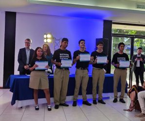 103 jóvenes salvadoreños se certifican en programación y codificación por el programa SIC de Samsung